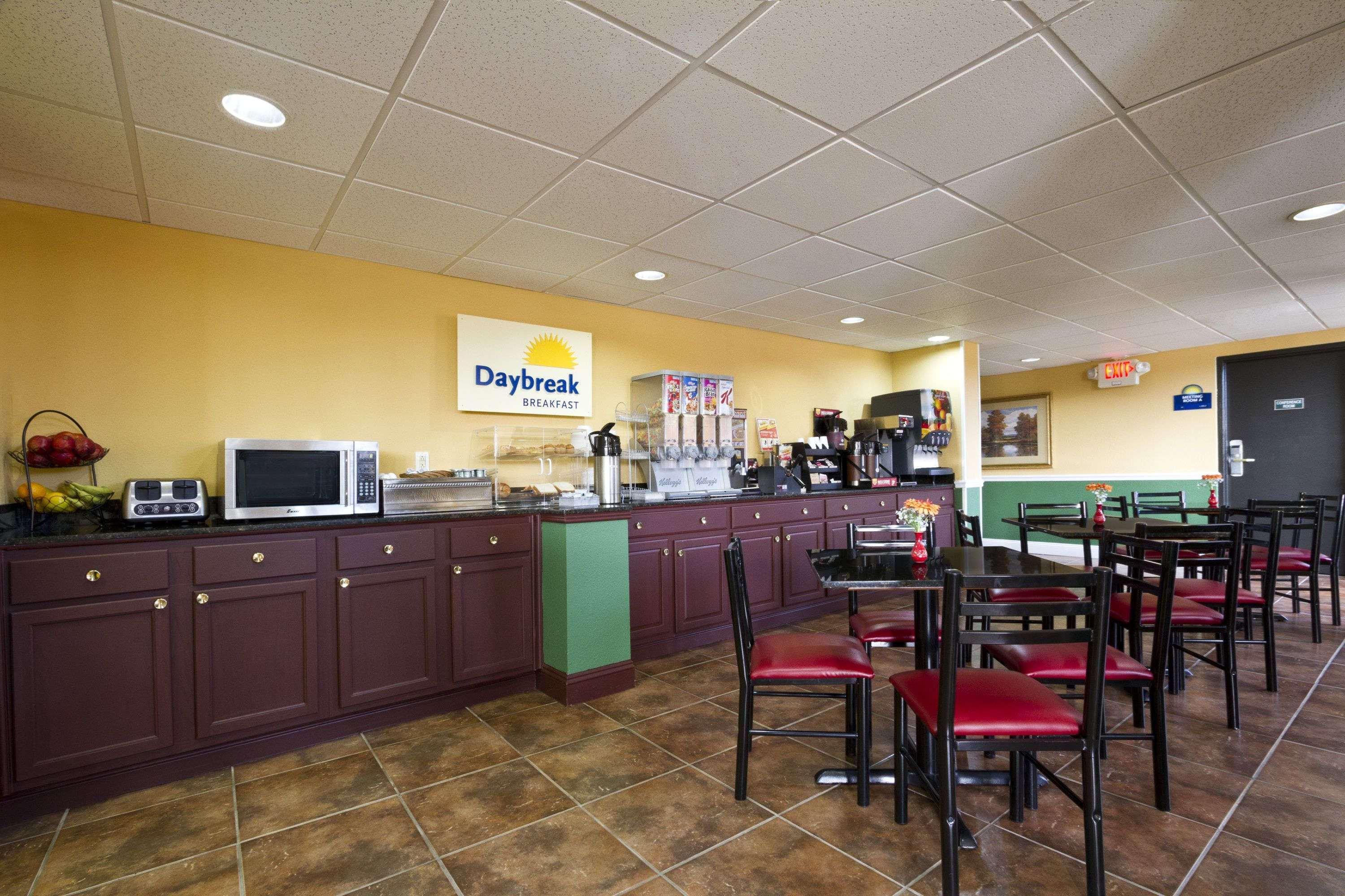 Red Roof Inn & Suites Duncan Extérieur photo