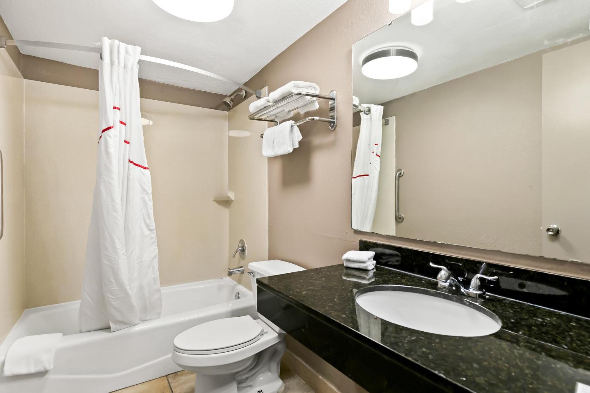 Red Roof Inn & Suites Duncan Extérieur photo