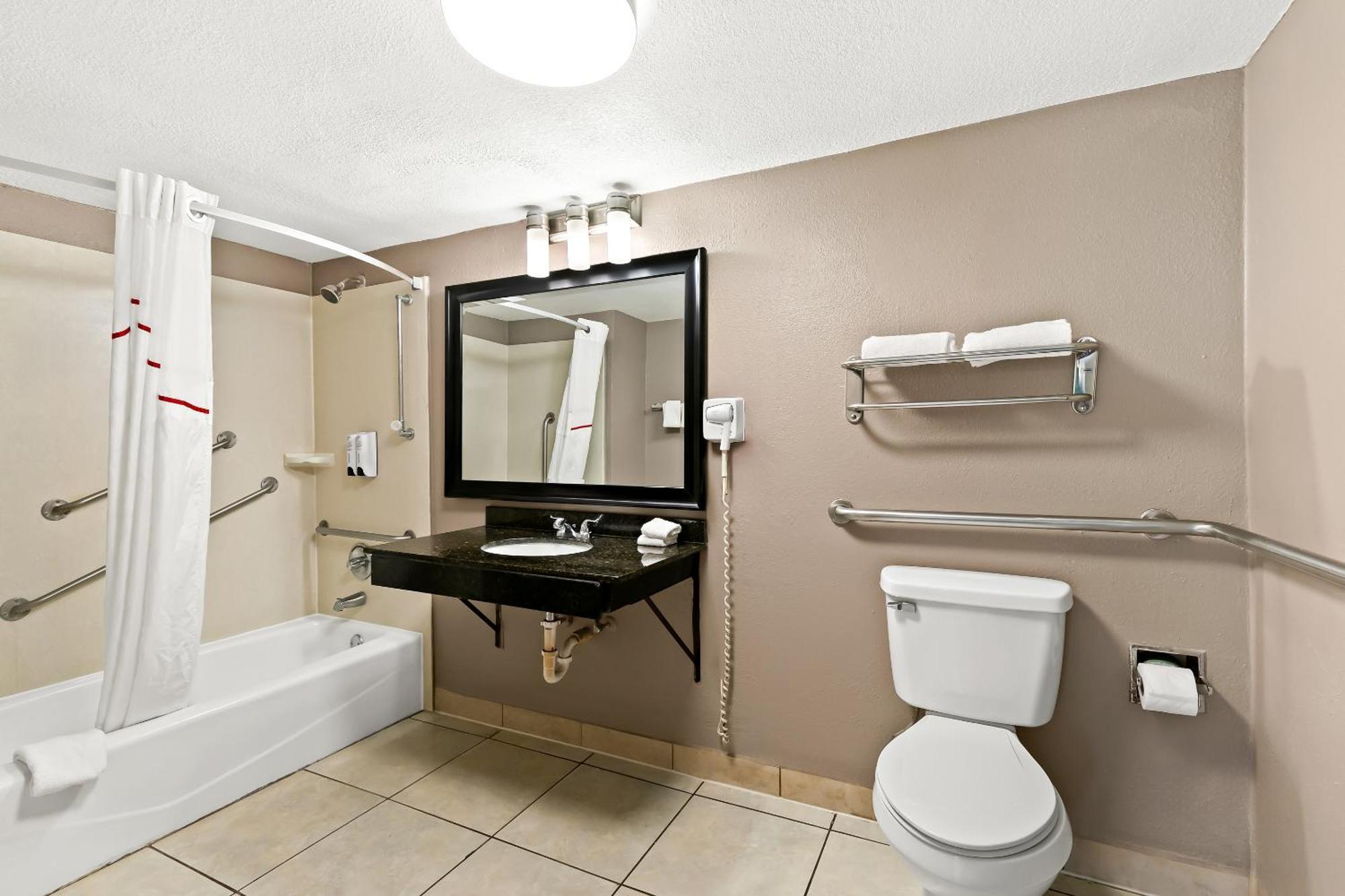 Red Roof Inn & Suites Duncan Extérieur photo